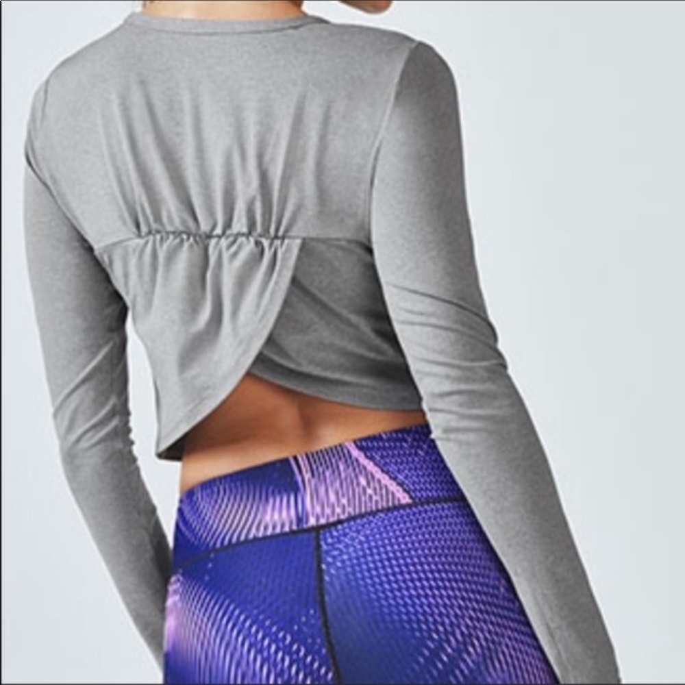 Fabletics Avery L/S Gray Top Size XXL